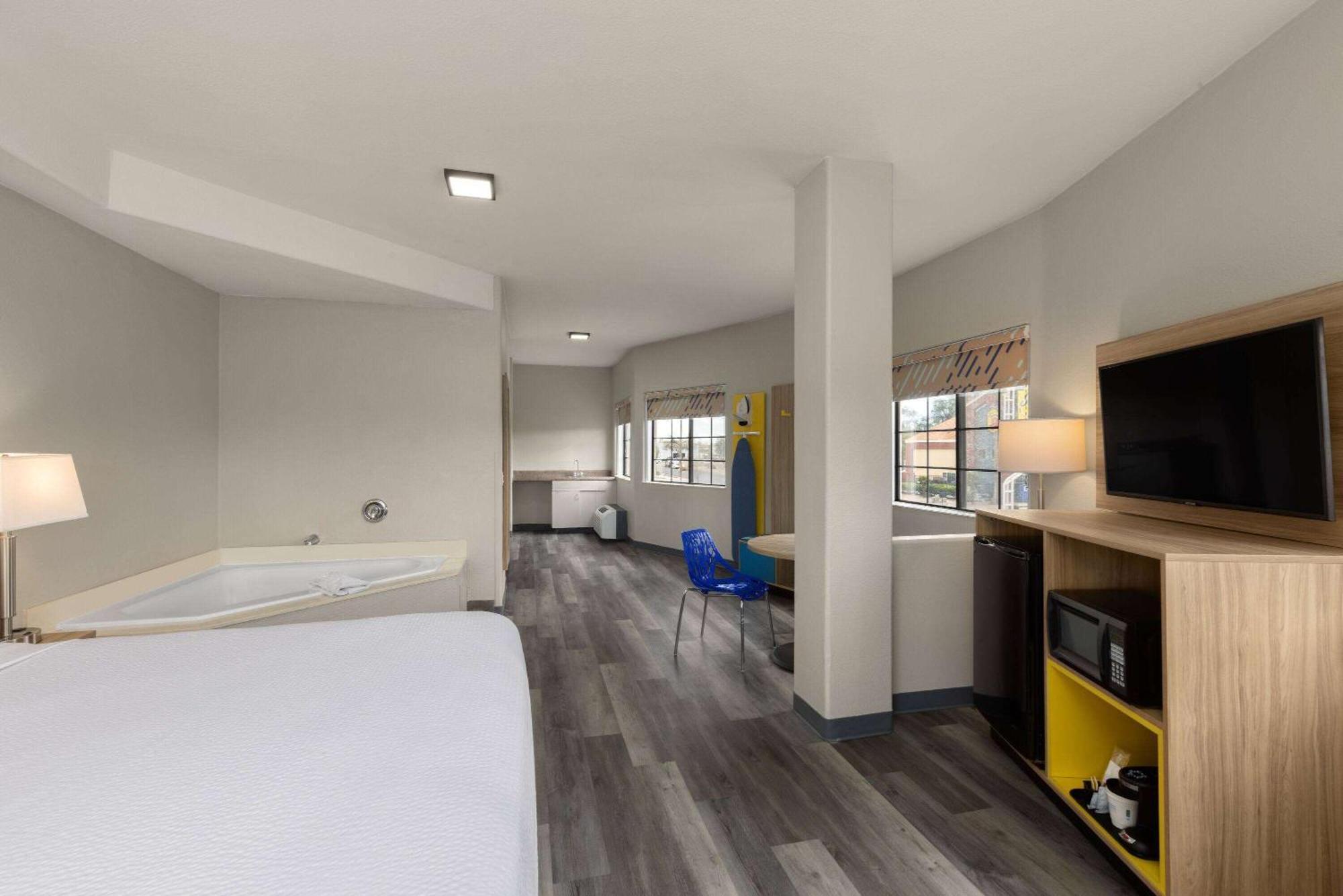 Days Inn & Suites By Wyndham Tucson/Marana Zewnętrze zdjęcie